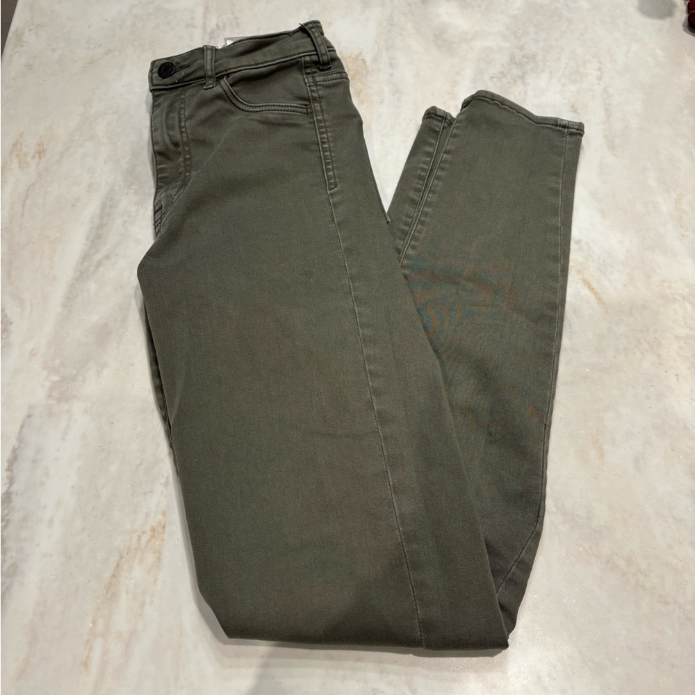 Army Green H&M Jeggings Size 26W x 32L.